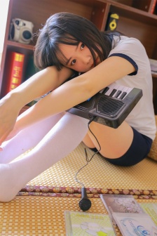 五个黑人玩一个女5P视频
